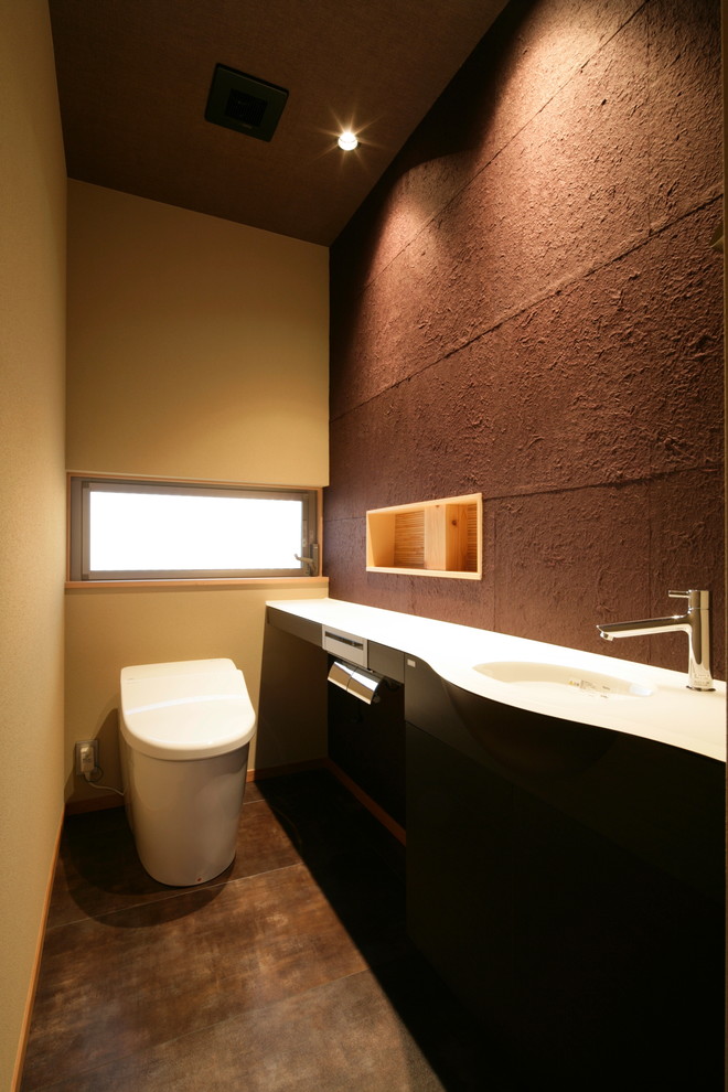 京都にある和モダンなおしゃれなトイレ・洗面所 (一体型トイレ	) の写真