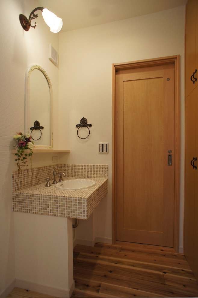 福岡にある北欧スタイルのおしゃれなトイレ・洗面所の写真