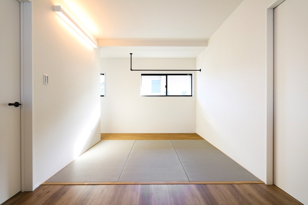 Photo of an urban games room in Other with white walls.