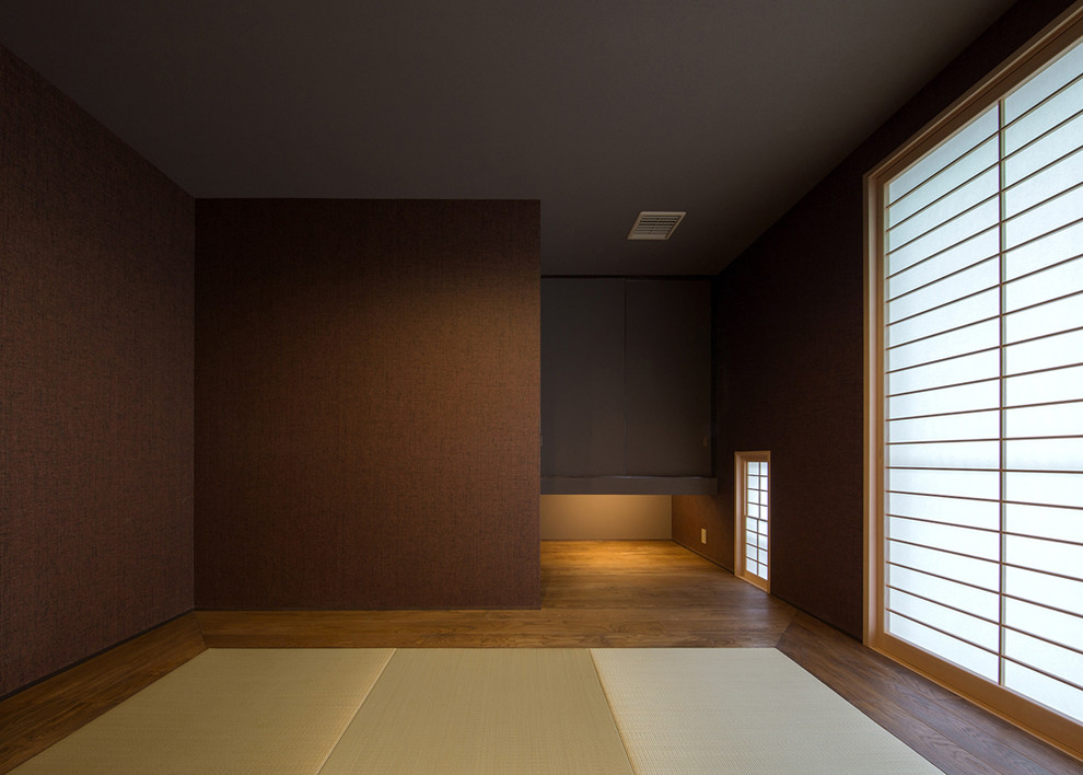 福岡にあるアジアンスタイルのおしゃれなファミリールームの写真