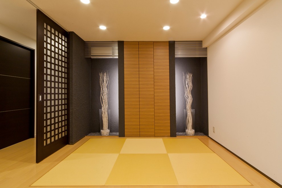 東京23区にあるアジアンスタイルのおしゃれなファミリールームの写真