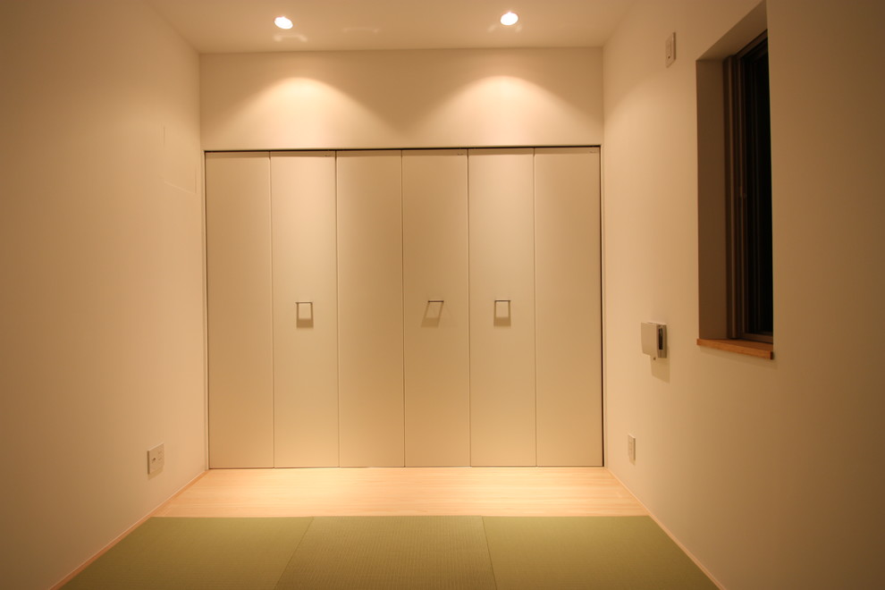 横浜にあるコンテンポラリースタイルのおしゃれなファミリールームの写真