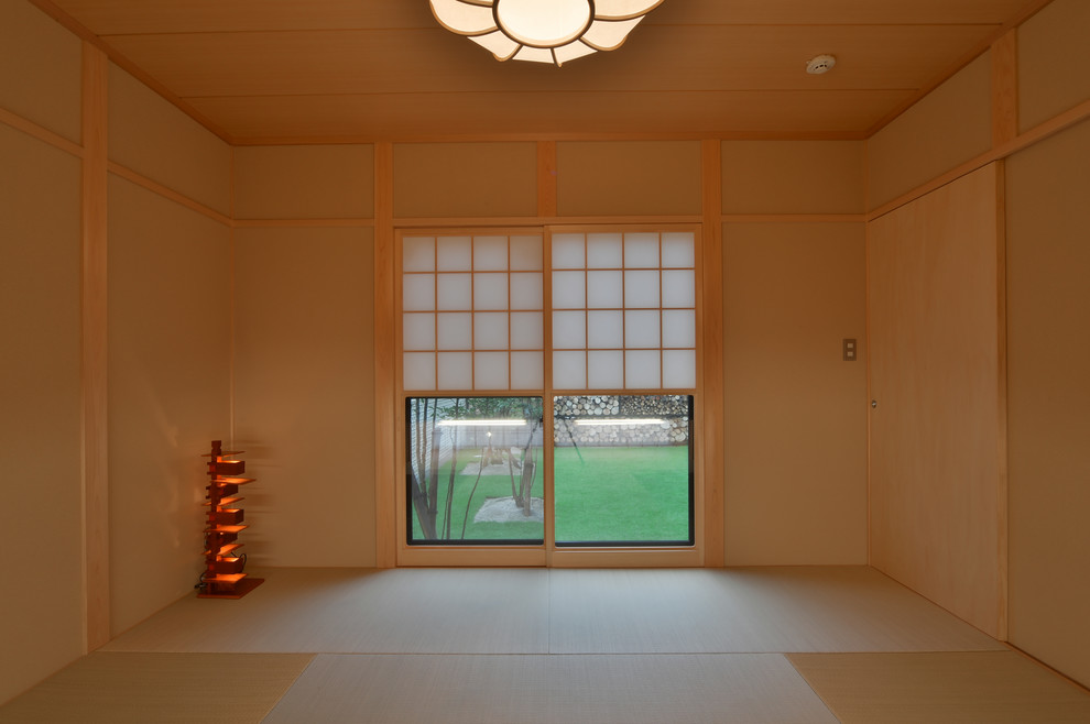 名古屋にあるミッドセンチュリースタイルのおしゃれなファミリールームの写真
