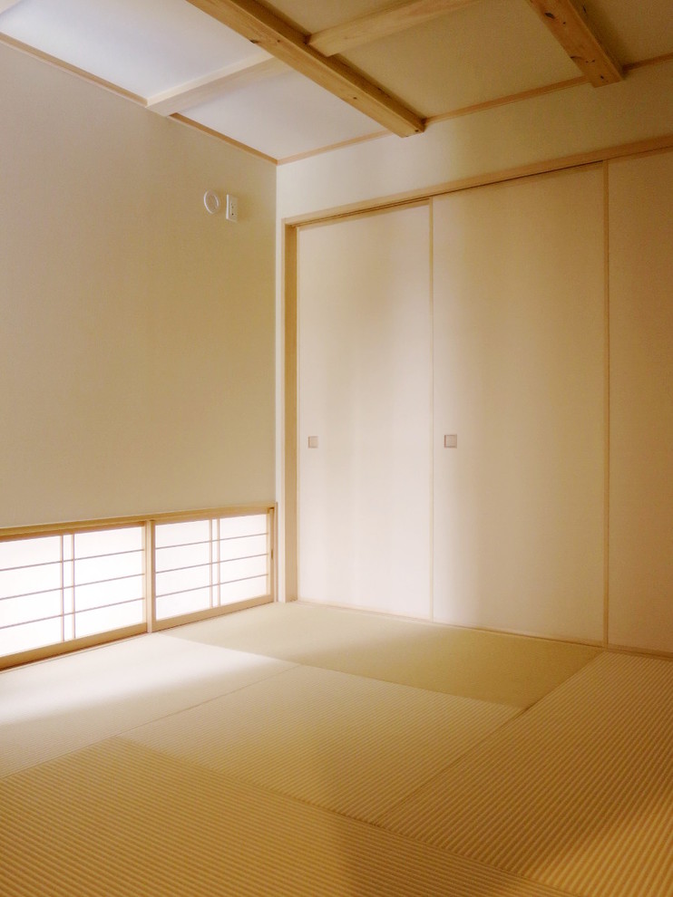 Foto di un soggiorno minimalista con pavimento in tatami