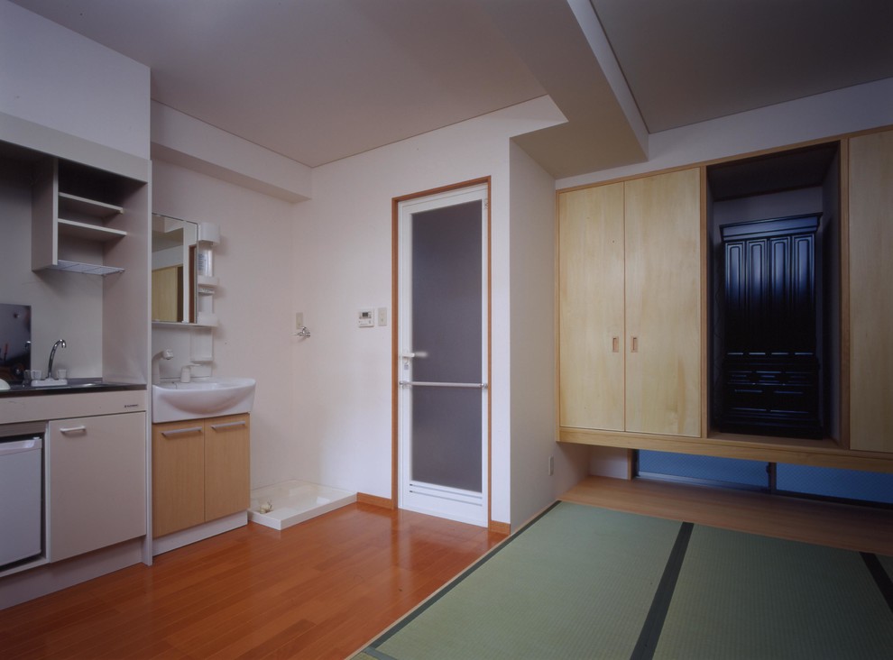 Cette photo montre une salle de séjour moderne.