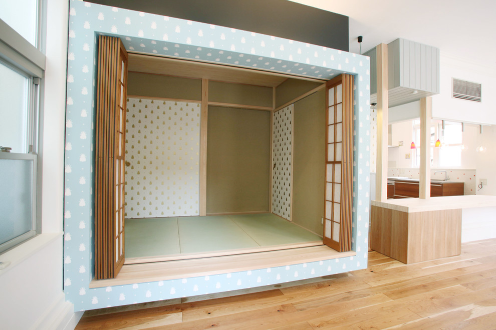 Kleines Asiatisches Wohnzimmer in Tokio Peripherie
