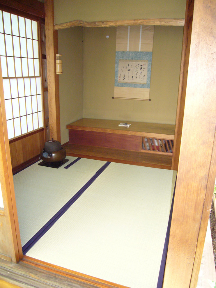 東京23区にある和風のおしゃれなファミリールームの写真