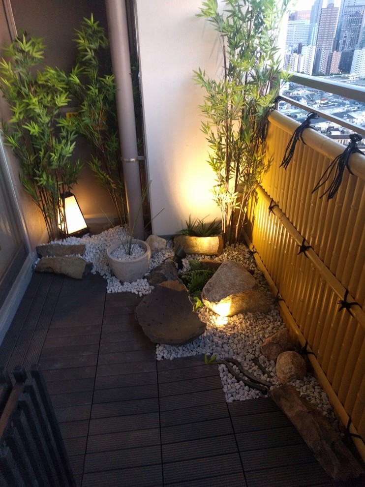 Inspiration for a world-inspired balcony in Tokyo.