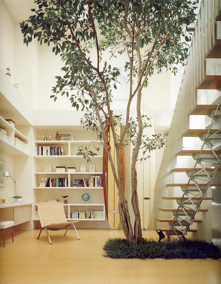 Photo of a world-inspired home office in Tokyo.