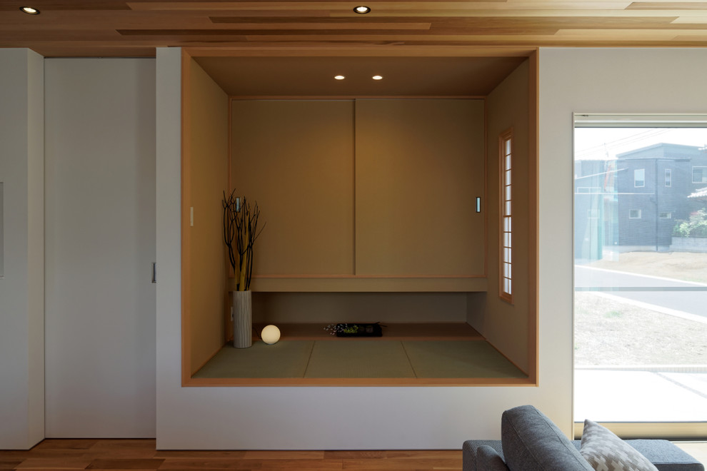 Modernes Arbeitszimmer mit Tatami-Boden in Sonstige