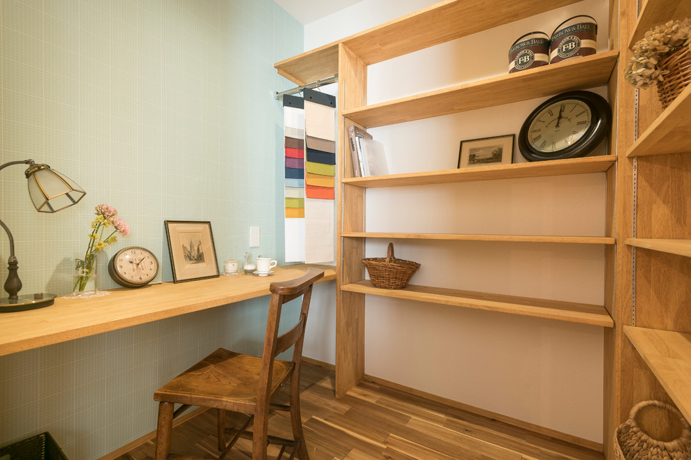 名古屋にあるカントリー風のおしゃれなホームオフィス・書斎の写真