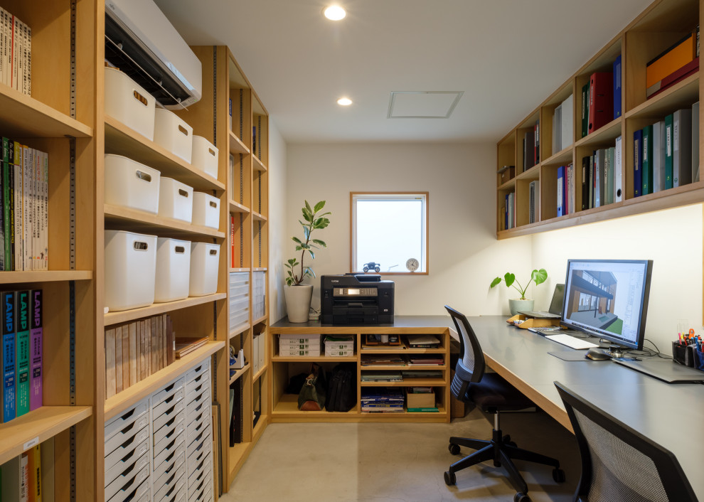 Minimalist home office photo in Other