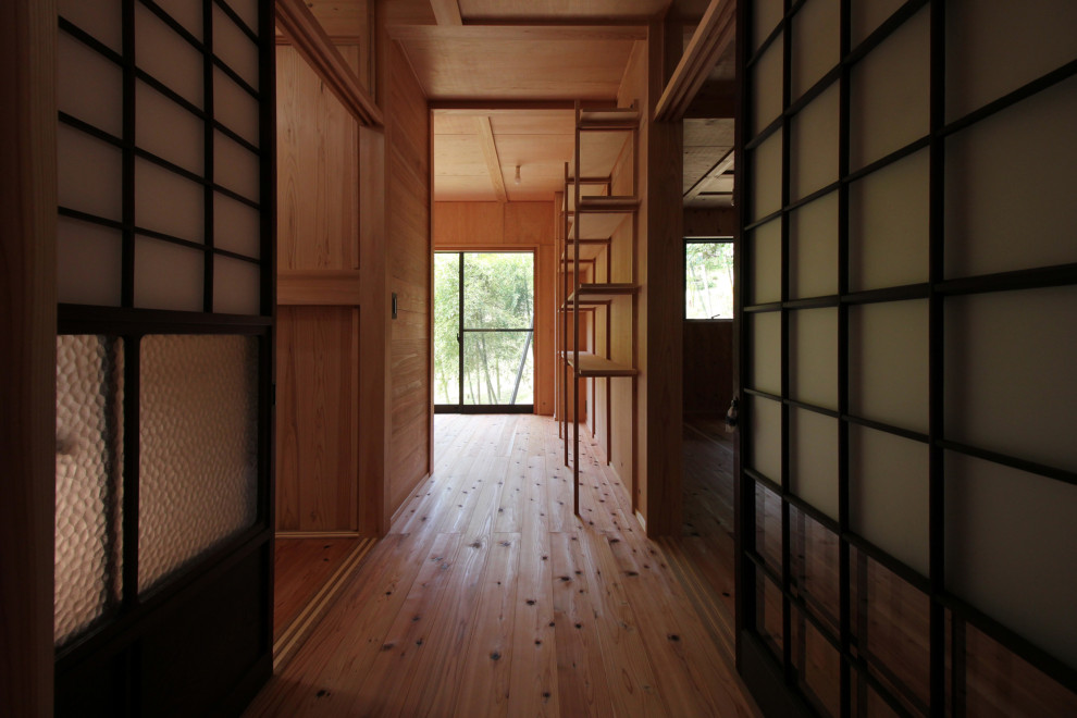 京都にあるモダンスタイルのおしゃれなホームオフィス・書斎の写真