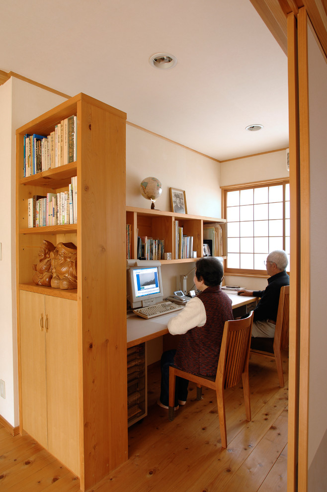 東京都下にある和風のおしゃれなホームオフィス・書斎の写真