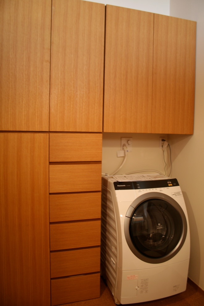 Esempio di una lavanderia moderna