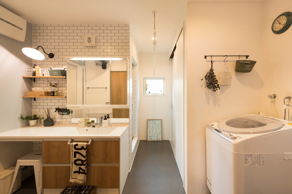 Example of an urban laundry room design in Kyoto
