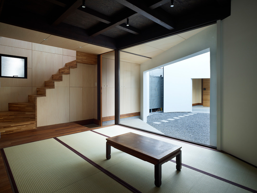 Living room - asian living room idea in Yokohama