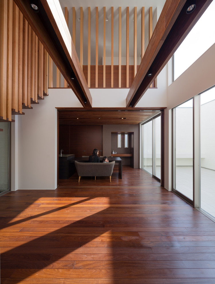 Example of a minimalist living room design in Fukuoka