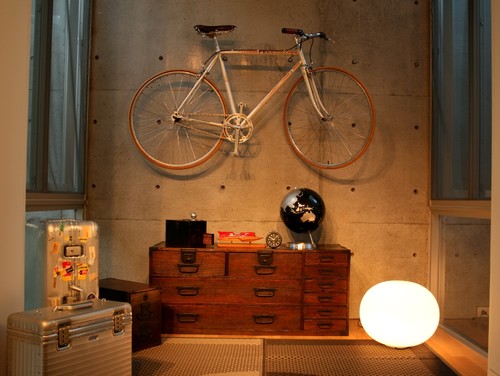 スポーツ用自転車を家の中に収納・保管する5つのアイデア | Houzz (ハウズ)