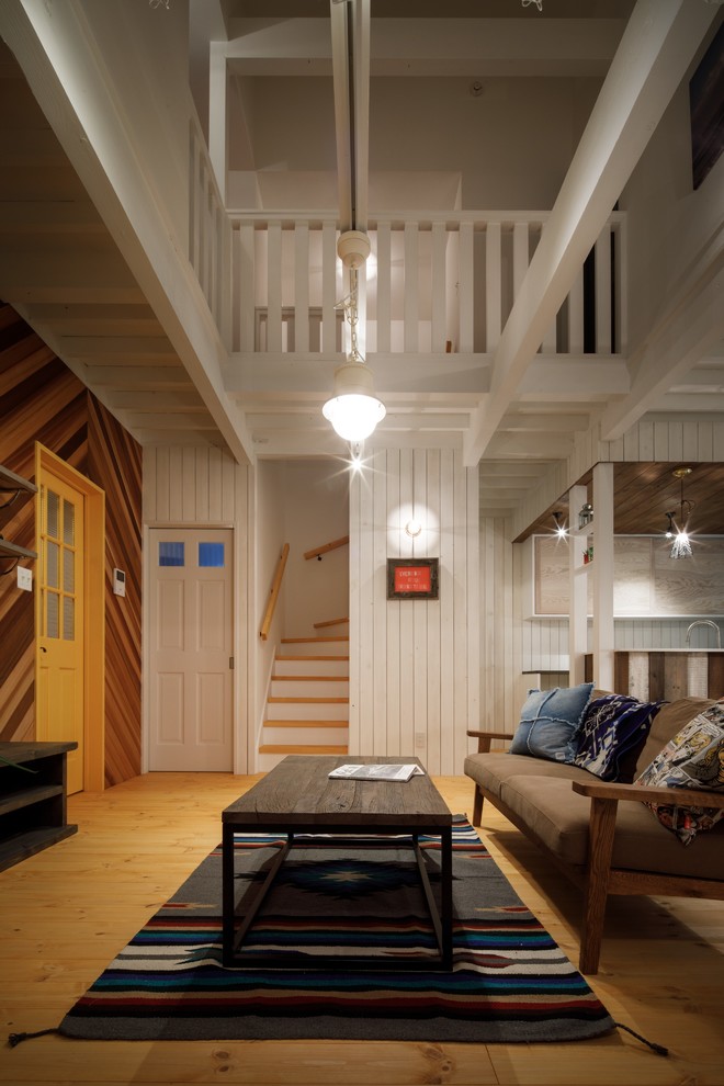 Стильный дизайн: гостиная комната в морском стиле - последний тренд