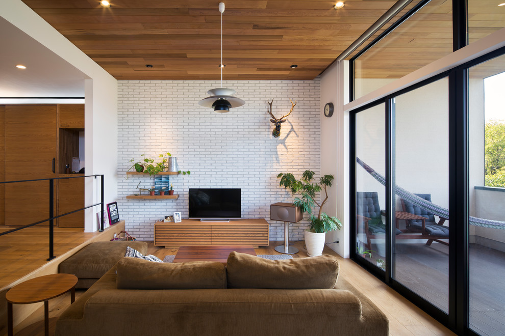 Photo of a contemporary living room in Tokyo.
