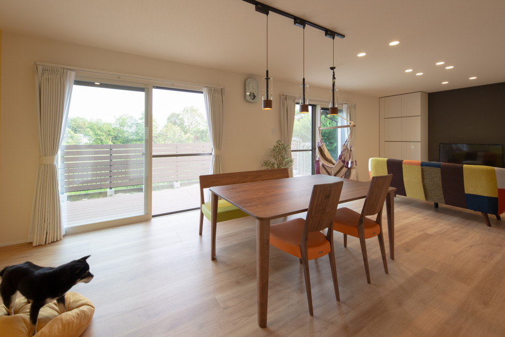 Design ideas for a world-inspired dining room in Nagoya.