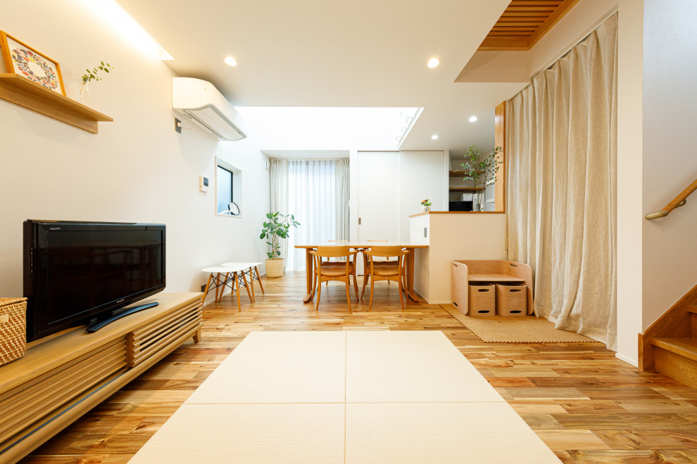 Living room - scandinavian living room idea in Tokyo Suburbs