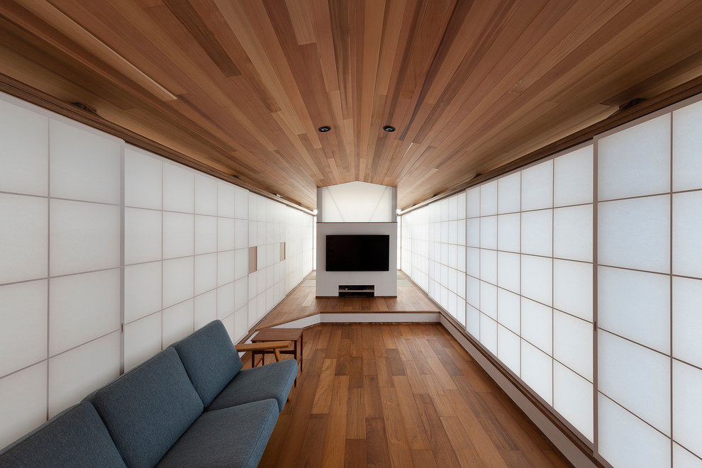 Design ideas for a world-inspired living room in Tokyo.
