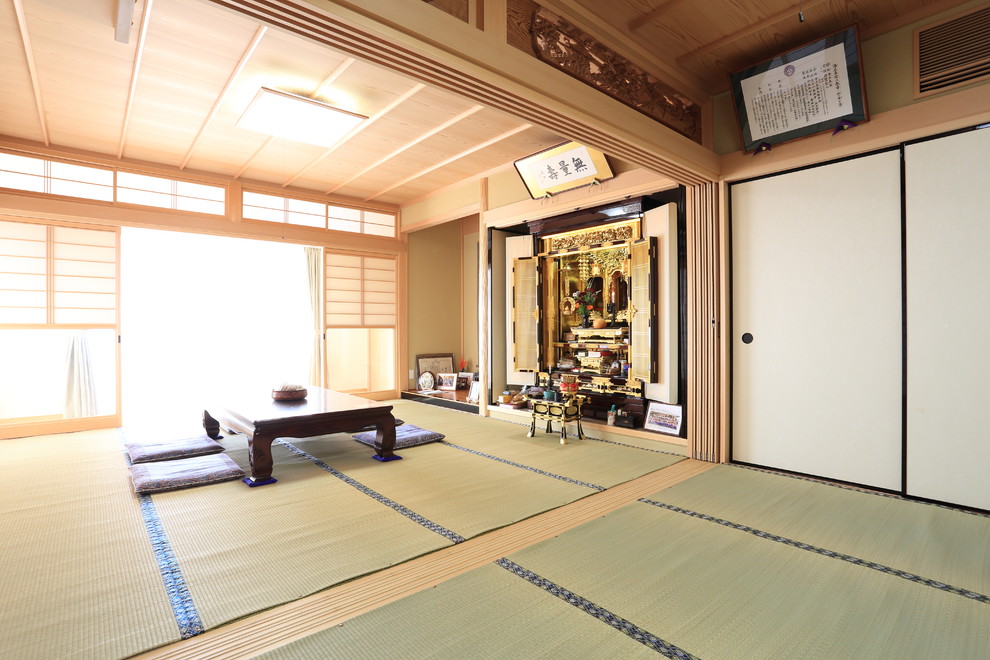 Ispirazione per un soggiorno etnico aperto con sala formale, pareti beige, pavimento in tatami, nessun camino e nessuna TV
