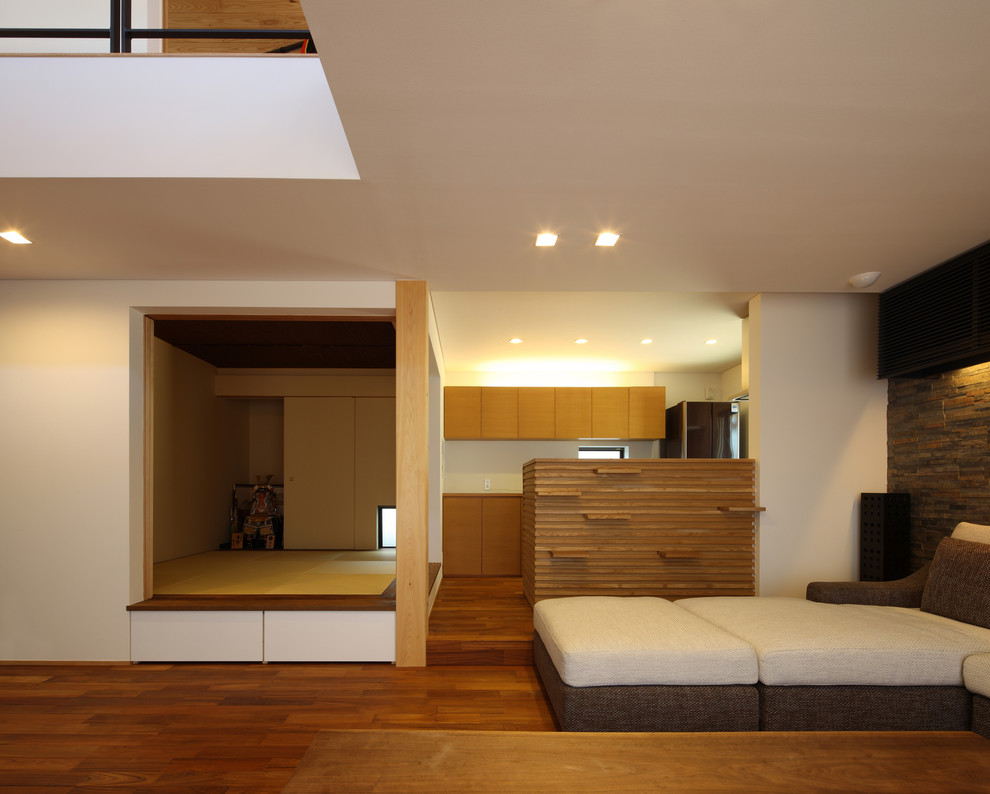 Идея дизайна: гостиная комната в восточном стиле