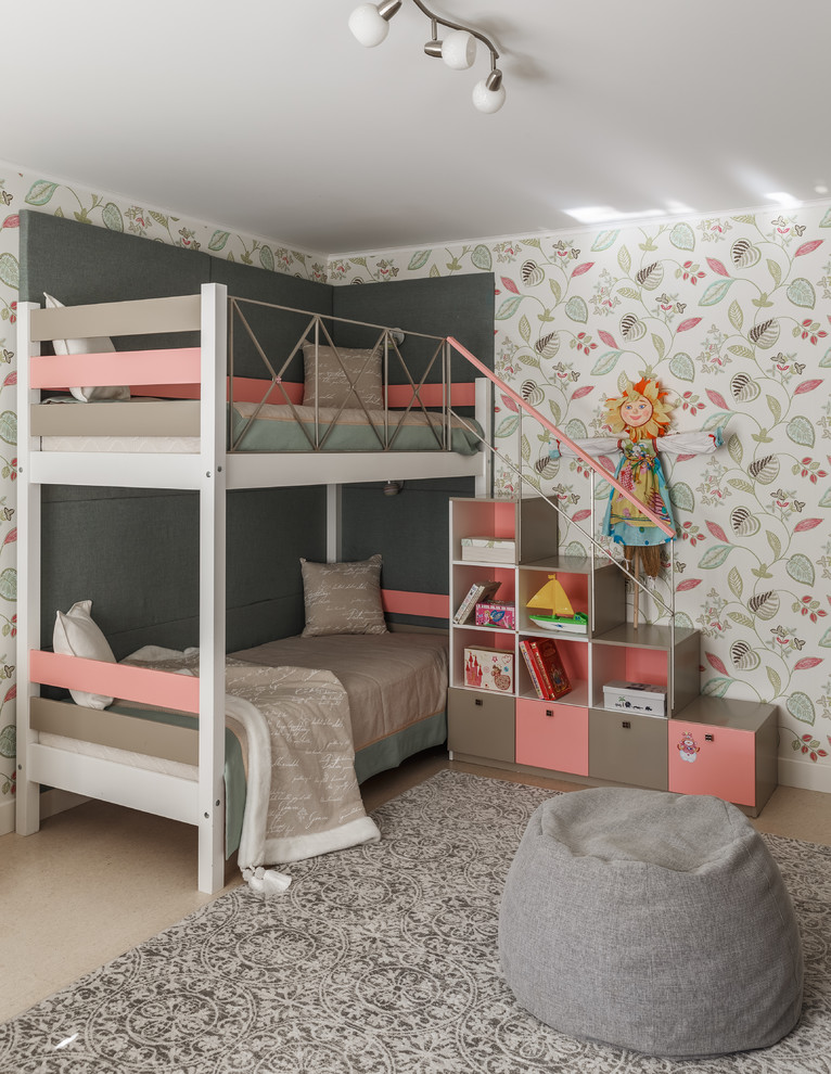 На фото: детская в современном стиле с спальным местом и разноцветными стенами для ребенка от 4 до 10 лет, девочки, двоих детей