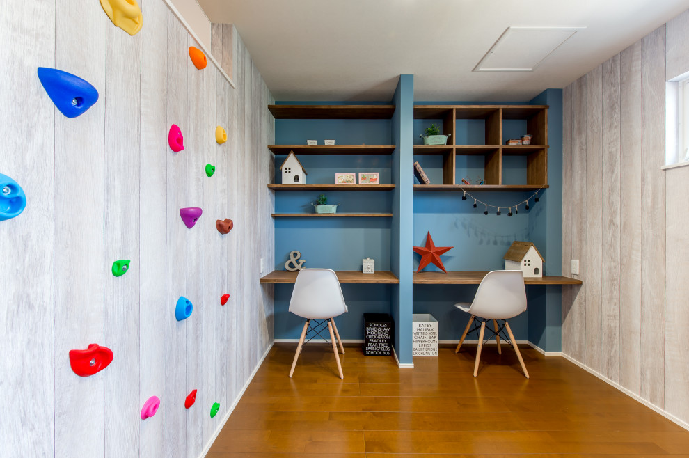 This is an example of a world-inspired kids' bedroom in Osaka.
