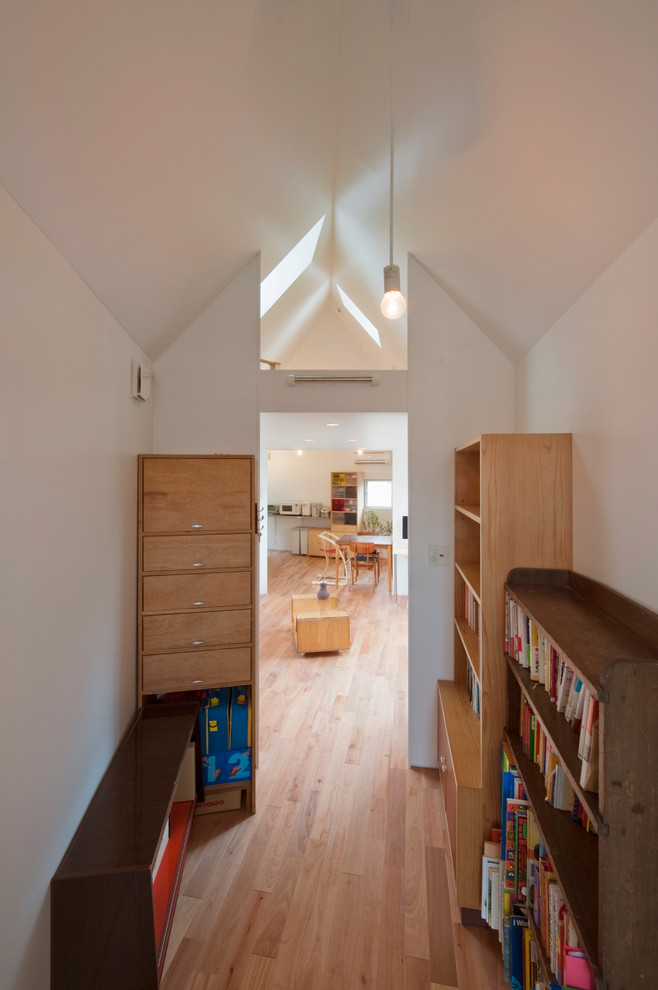 Idée de décoration pour une chambre d'enfant minimaliste.