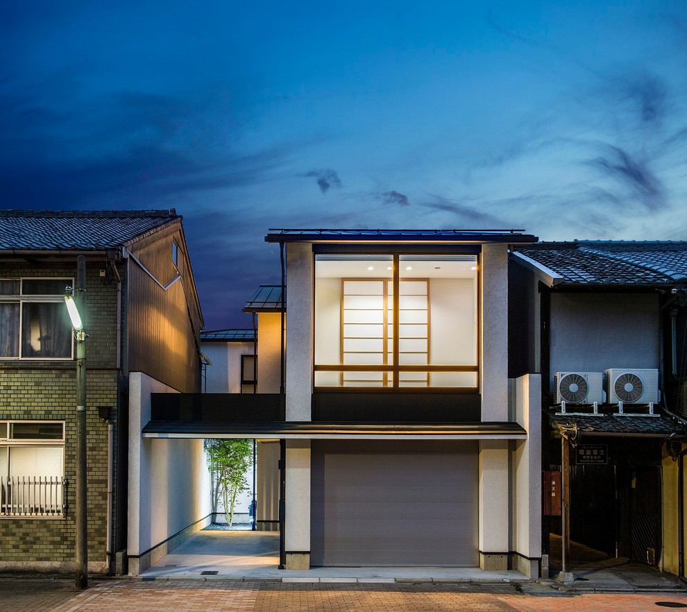 Photo of a contemporary house exterior in Kyoto.