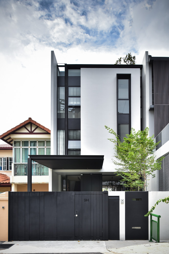 Inspiration for a contemporary house exterior in Singapore.