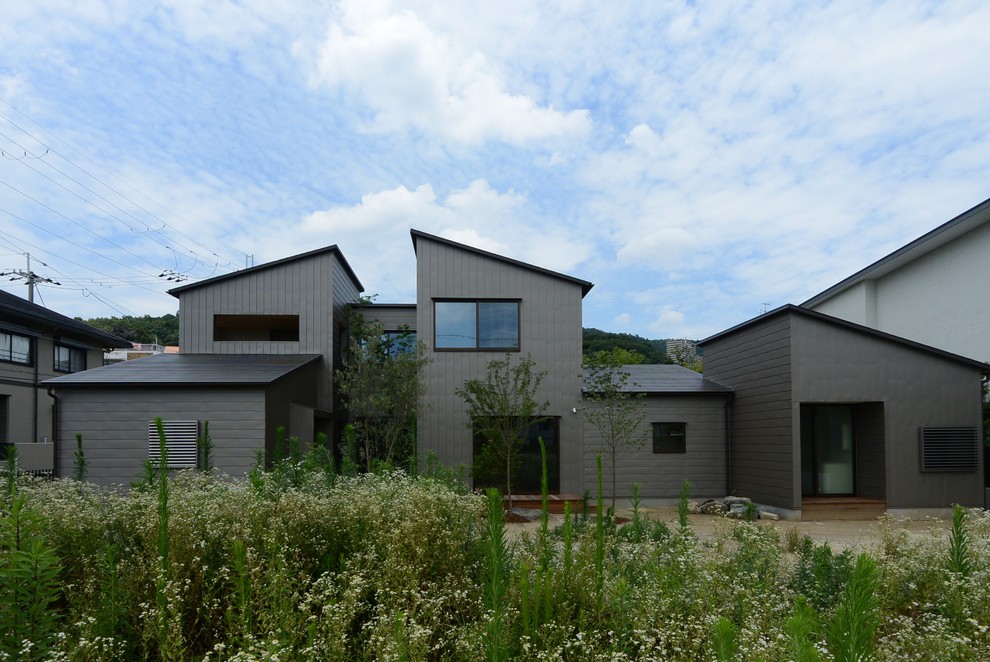 Modern house exterior in Tokyo.