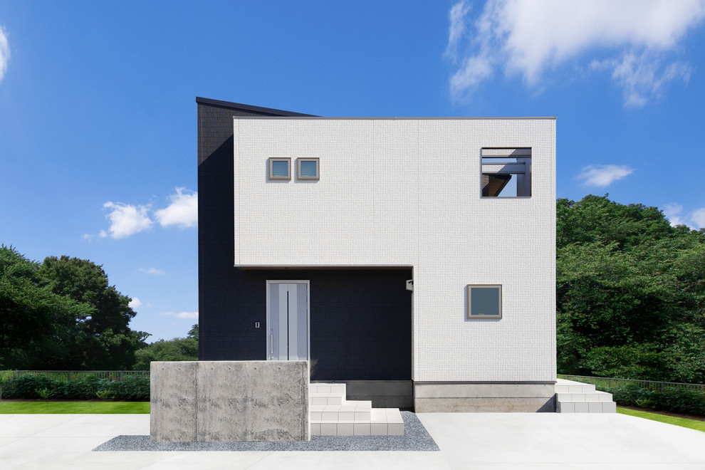 Идея дизайна: двухэтажный, белый частный загородный дом среднего размера в стиле модернизм с комбинированной облицовкой, односкатной крышей и крышей из смешанных материалов