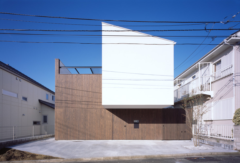Inspiration for a modern house exterior in Tokyo.