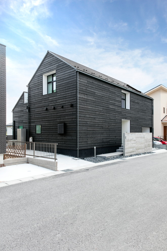 Inspiration for a scandinavian exterior home remodel in Nagoya