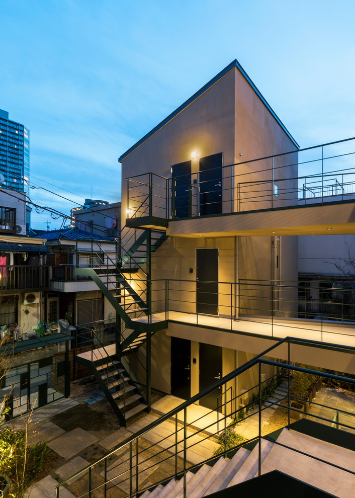東京23区にある中くらいなモダンスタイルのおしゃれな家の外観 (アパート・マンション) の写真