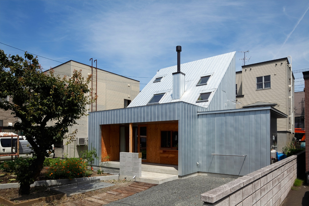 札幌にあるコンテンポラリースタイルのおしゃれな家の外観の写真