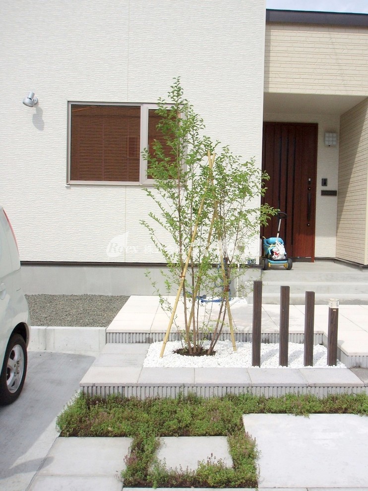 札幌にあるインダストリアルスタイルのおしゃれな家の外観の写真