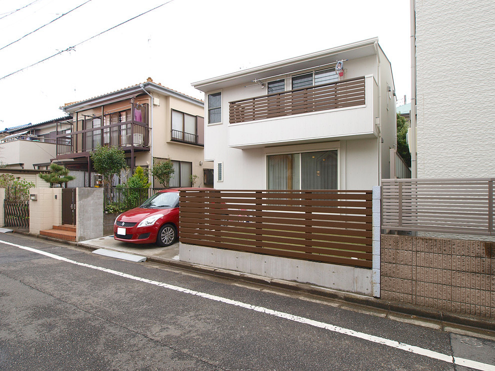 東京都下にある北欧スタイルのおしゃれな家の外観 (メタルサイディング) の写真