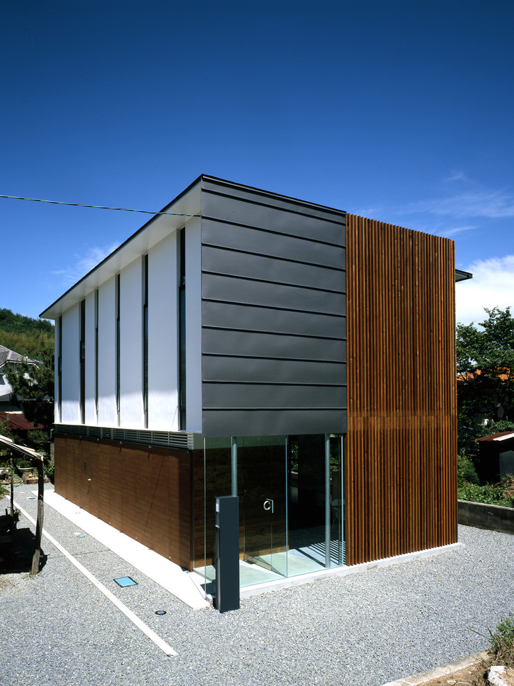 Modernes Haus mit bunter Fassadenfarbe und Flachdach in Sonstige