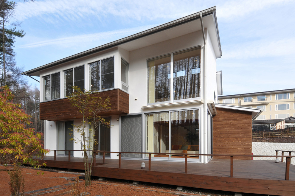 Стильный дизайн: дом среднего размера в скандинавском стиле - последний тренд