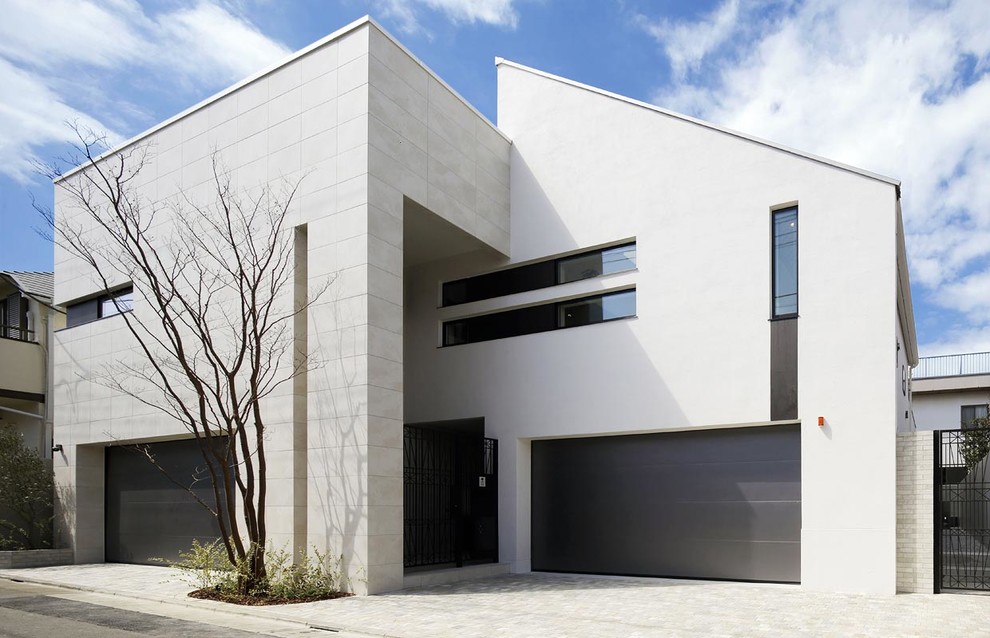 Diseño de fachada de casa moderna extra grande de tres plantas