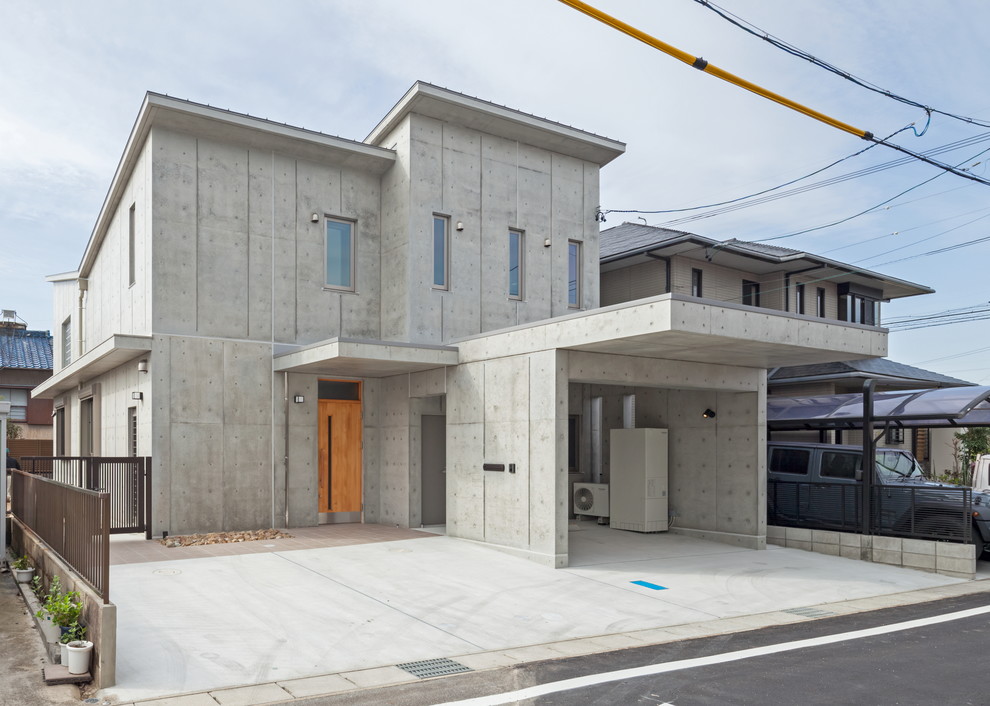 名古屋にあるコンテンポラリースタイルのおしゃれなグレーの家の写真