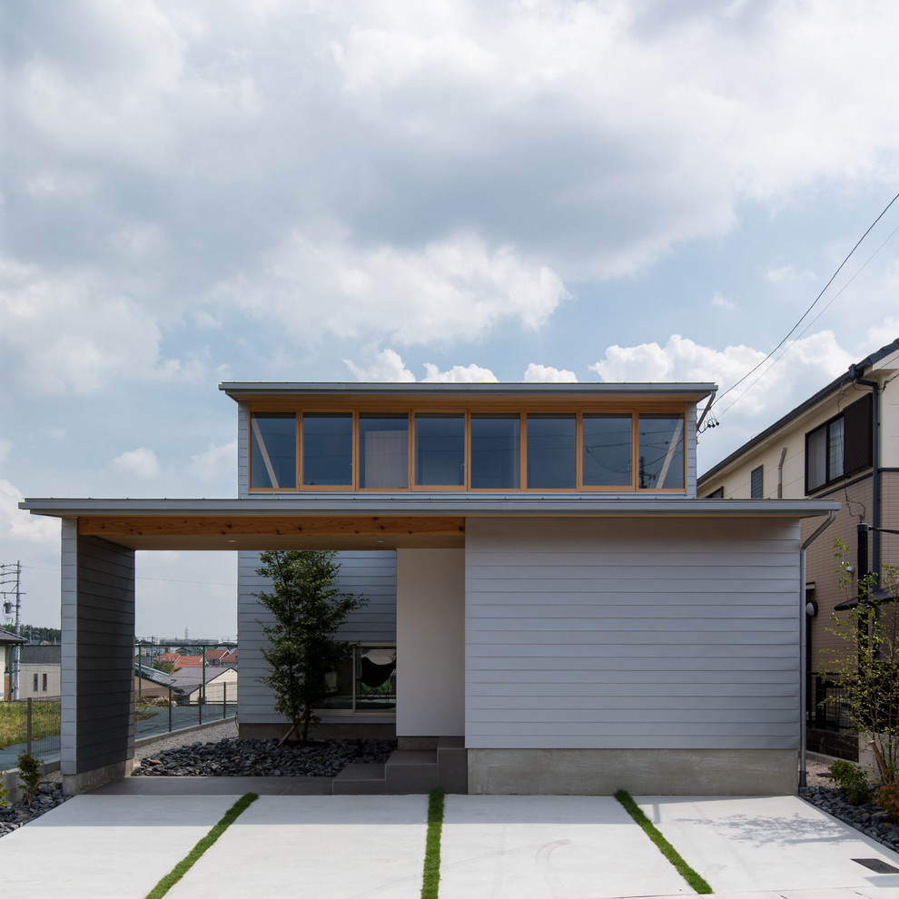 名古屋にあるミッドセンチュリースタイルのおしゃれな家の外観の写真