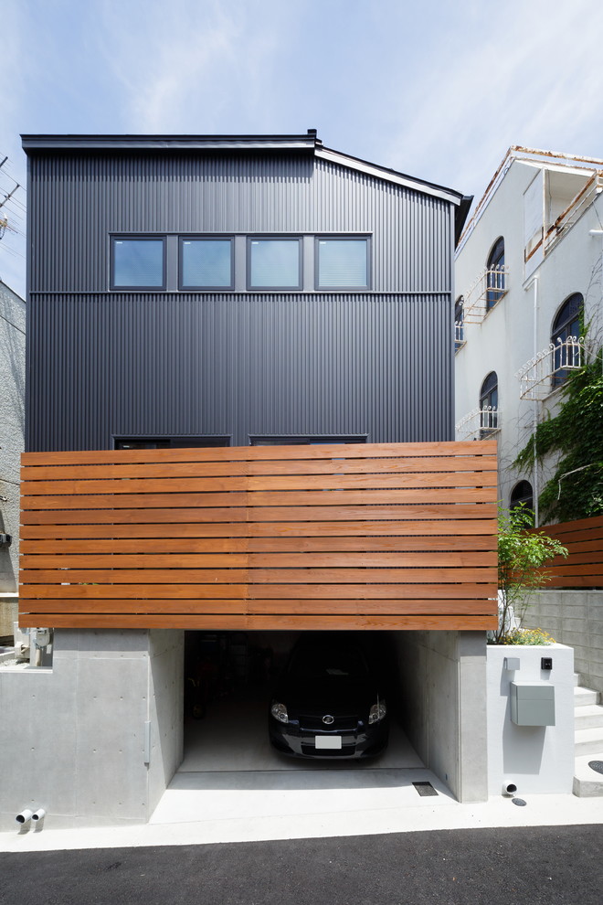 Modernes Haus mit schwarzer Fassadenfarbe in Kobe