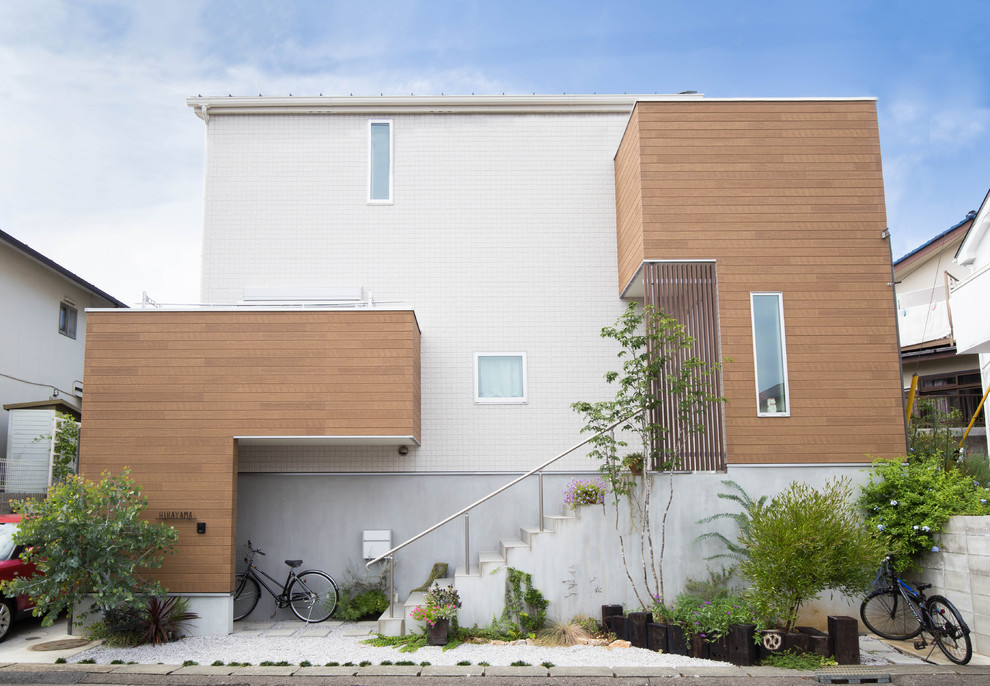 Design ideas for a modern house exterior in Tokyo Suburbs.